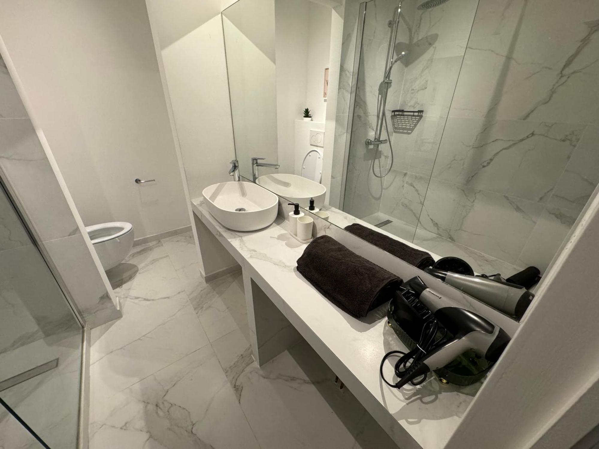 Two Bedroom Loft In The City Center By The Meir Antwerpen Exteriör bild