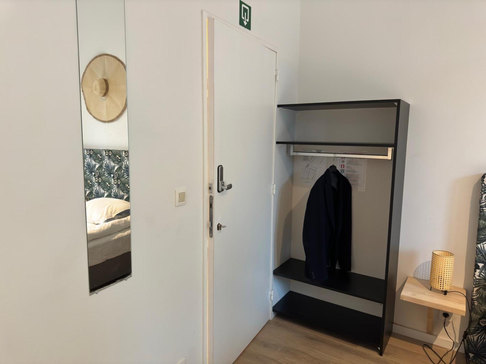 Two Bedroom Loft In The City Center By The Meir Antwerpen Exteriör bild