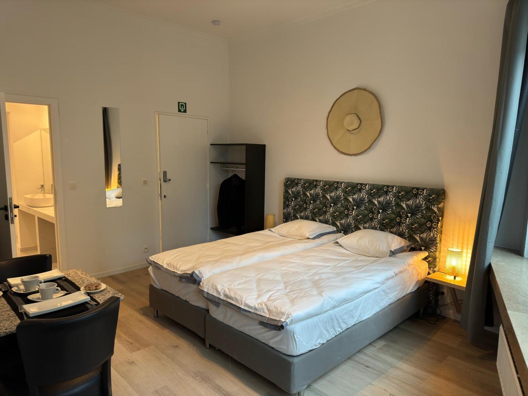Two Bedroom Loft In The City Center By The Meir Antwerpen Exteriör bild