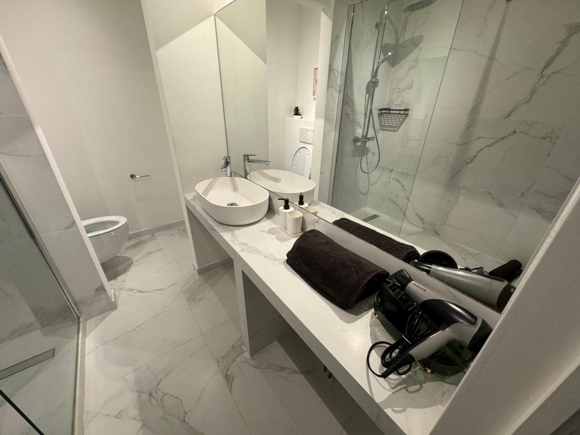 Two Bedroom Loft In The City Center By The Meir Antwerpen Exteriör bild